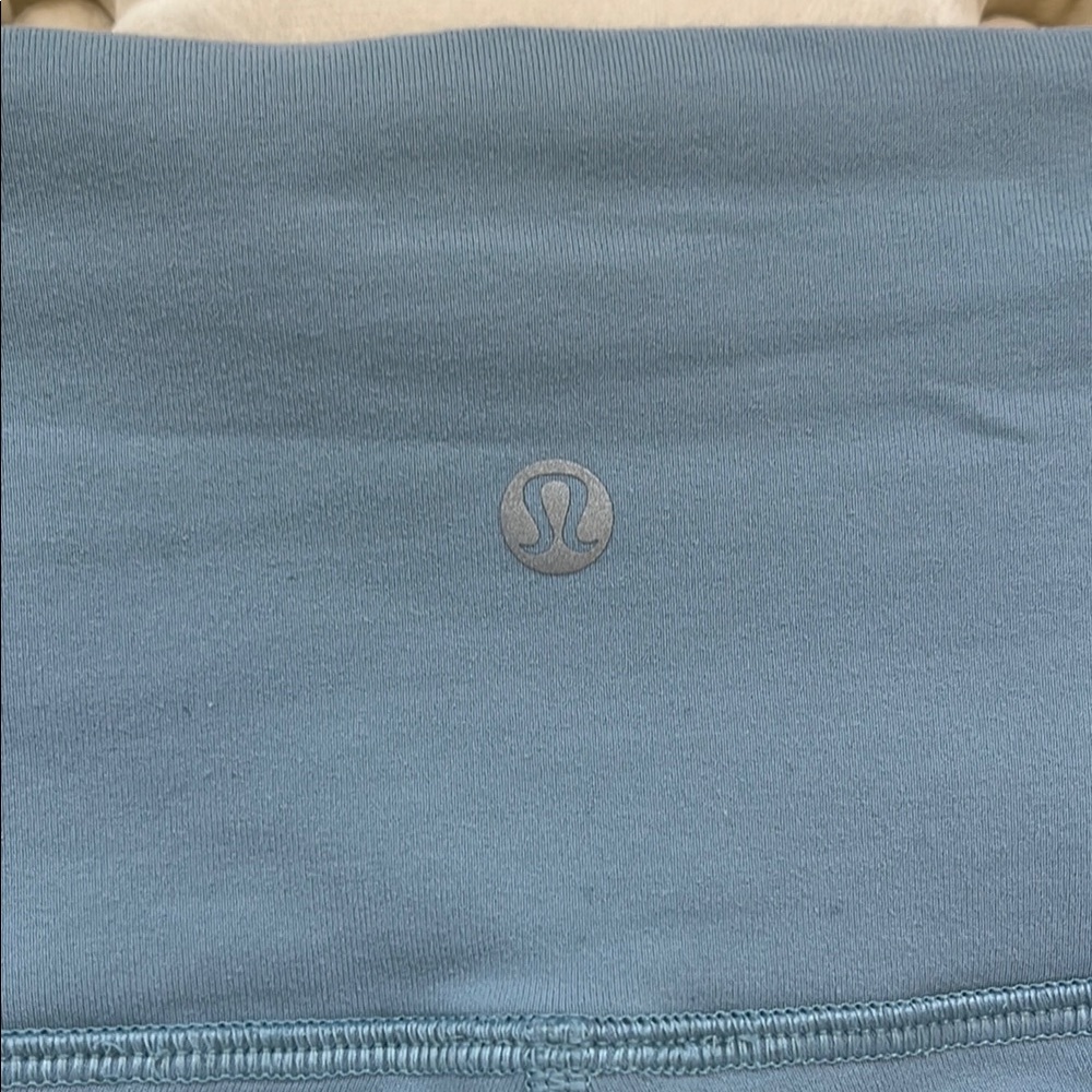 Lululemon Sky-Blue Wunder Under Capri Leggings - Picture 3 of 4